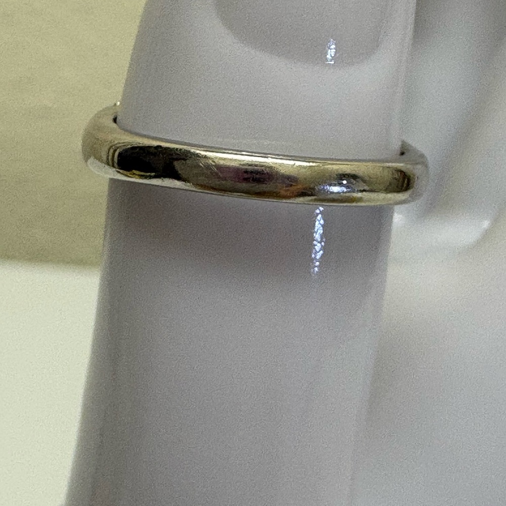 Elegant Pink Sapphire Gemstone Band Silver Ring - Picture 4 of 11